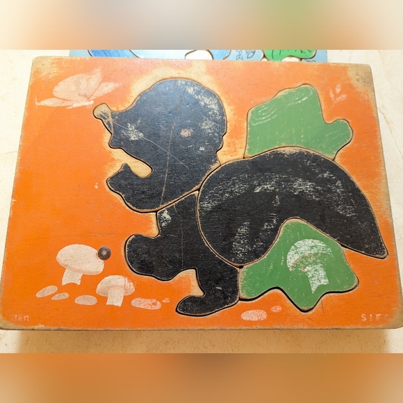 Puzzle & Shelf Bundle - Picture 10 of 16